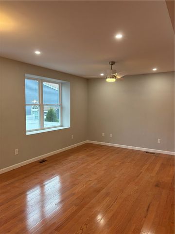 184 Avenue C S6, Woonsocket, RI 02895