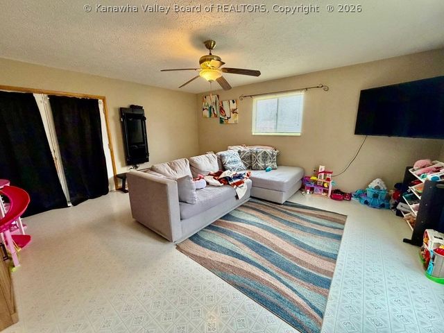 23 Preston Street, Ravenswood, WV 26164