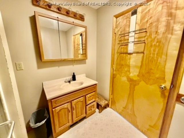 23 Preston Street, Ravenswood, WV 26164