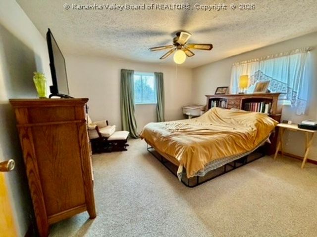 23 Preston Street, Ravenswood, WV 26164