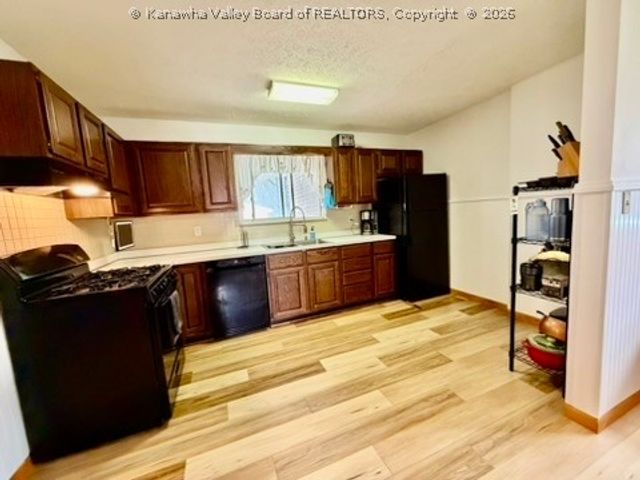 23 Preston Street, Ravenswood, WV 26164