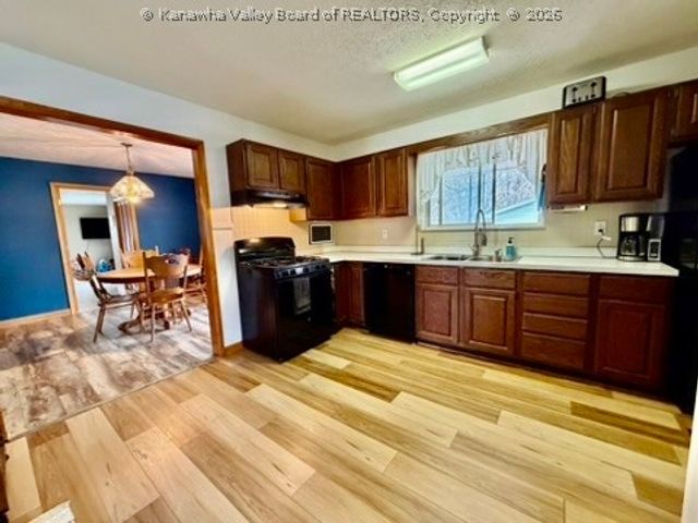 23 Preston Street, Ravenswood, WV 26164