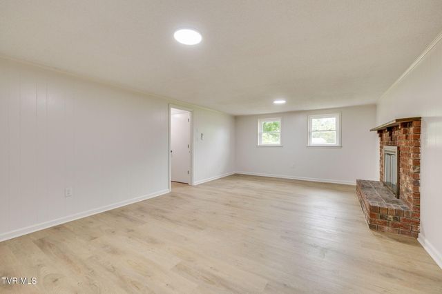 101 Canterbury Lane, Bristol, VA 24201