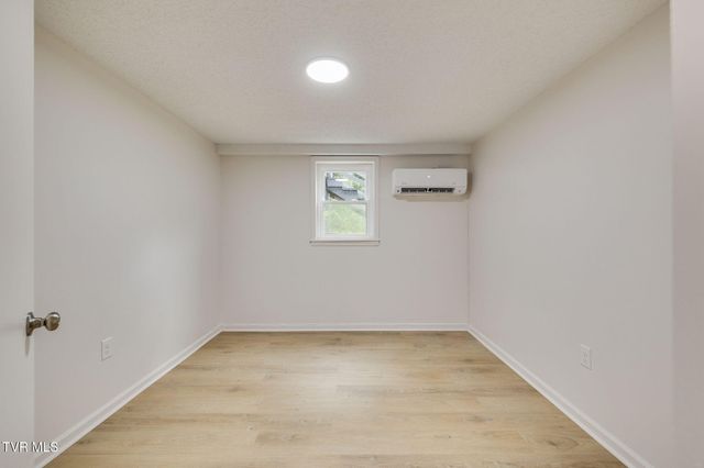 101 Canterbury Lane, Bristol, VA 24201