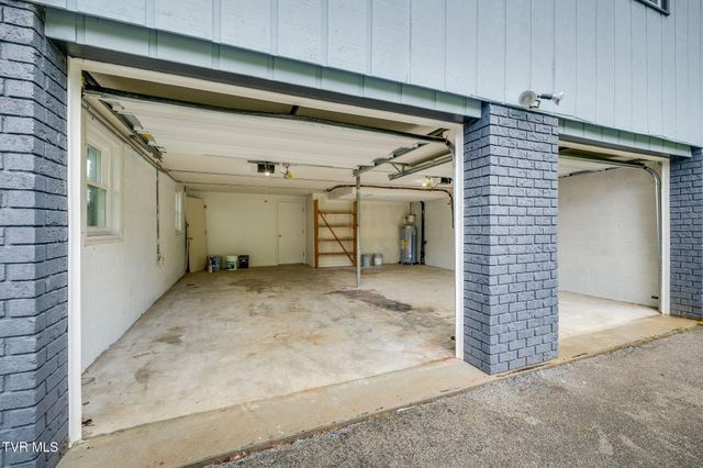 101 Canterbury Lane, Bristol, VA 24201