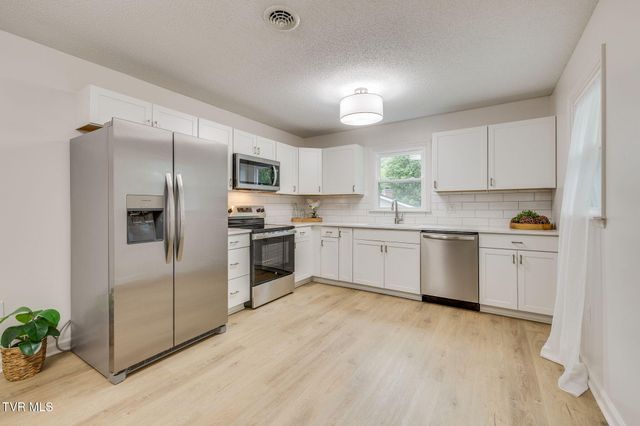 101 Canterbury Lane, Bristol, VA 24201