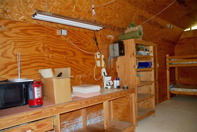 494 County Road 217c, Schulenburg, TX 78956