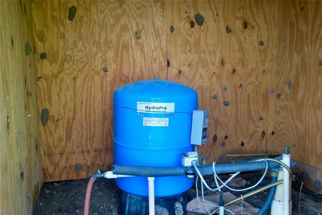 494 County Road 217c, Schulenburg, TX 78956