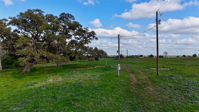 494 County Road 217c, Schulenburg, TX 78956