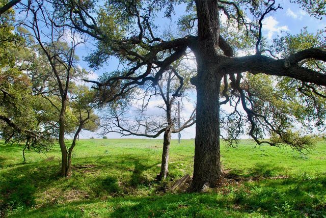 494 County Road 217c, Schulenburg, TX 78956