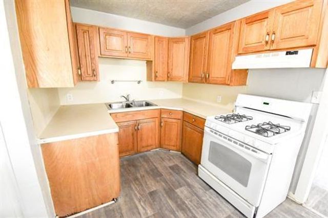 735 Highland Dr, Beaumont, TX 77705