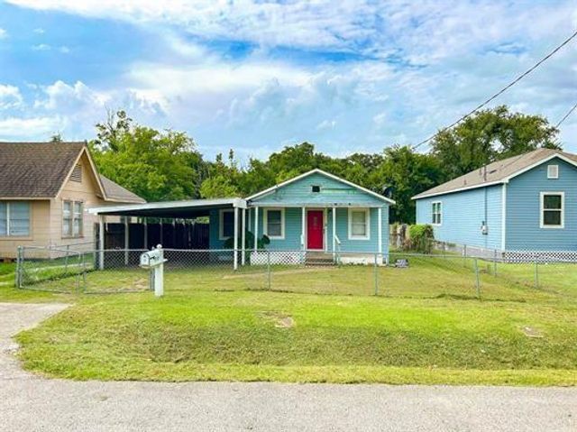 735 Highland Dr, Beaumont, TX 77705