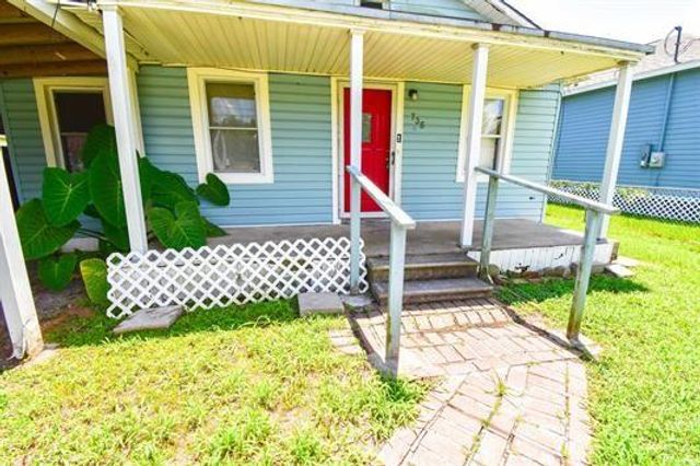 735 Highland Dr, Beaumont, TX 77705