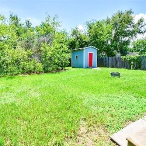 735 Highland Dr, Beaumont, TX 77705