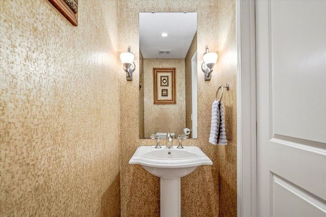 12303 82nd Avenue N, Maple Grove, MN 55369