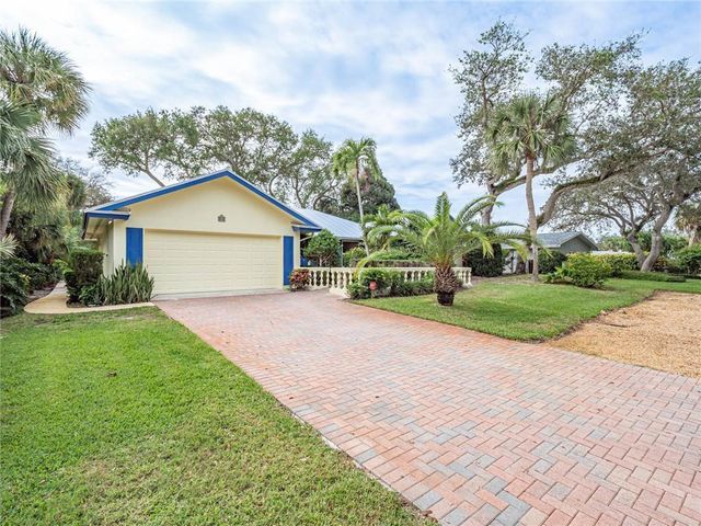 626 Honeysuckle Lane, Vero Beach, FL 32963