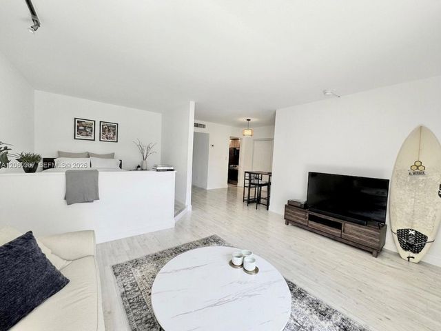 800 W Ave 632 632, Miami Beach, FL 33139