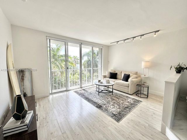 800 W Ave 632 632, Miami Beach, FL 33139