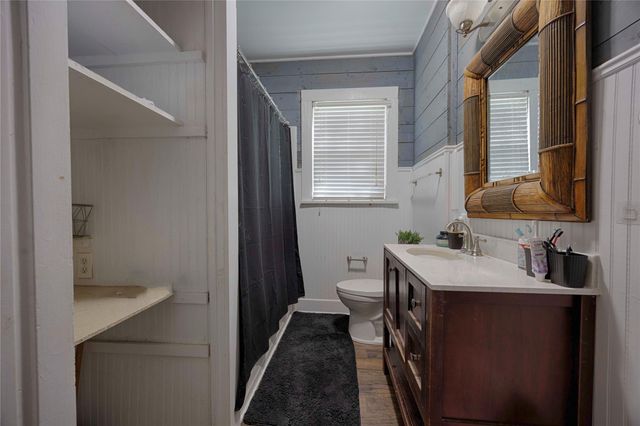 309 Anderson ST, Schulenburg, TX 78956