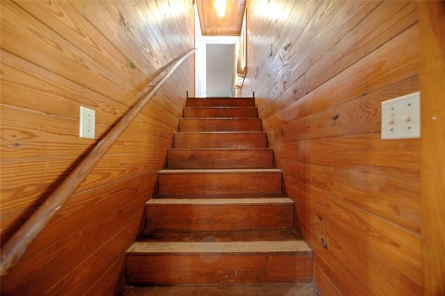 309 Anderson ST, Schulenburg, TX 78956