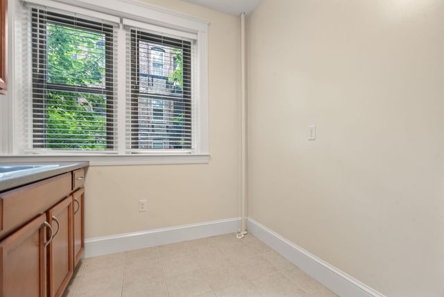 50 Jamaicaway 7, Boston, MA 02130