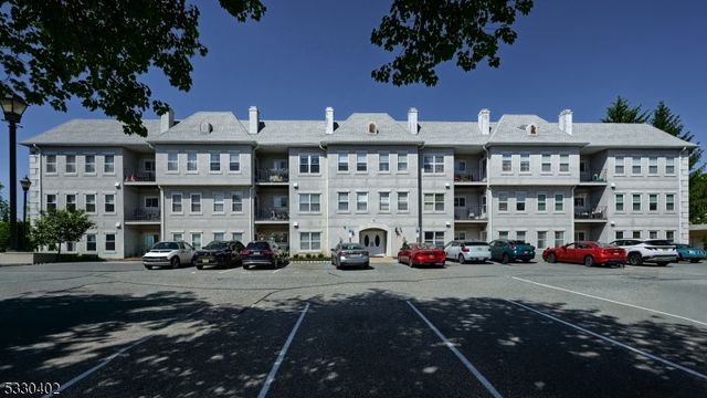 502 Brittany Dr 02, Wayne Twp., NJ 07470
