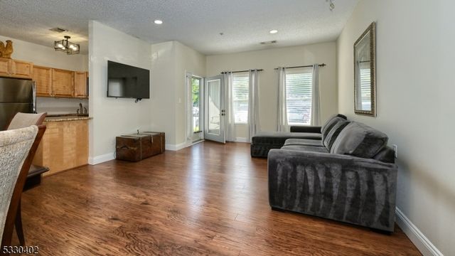 502 Brittany Dr 02, Wayne Twp., NJ 07470