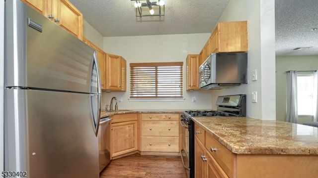 502 Brittany Dr 02, Wayne Twp., NJ 07470