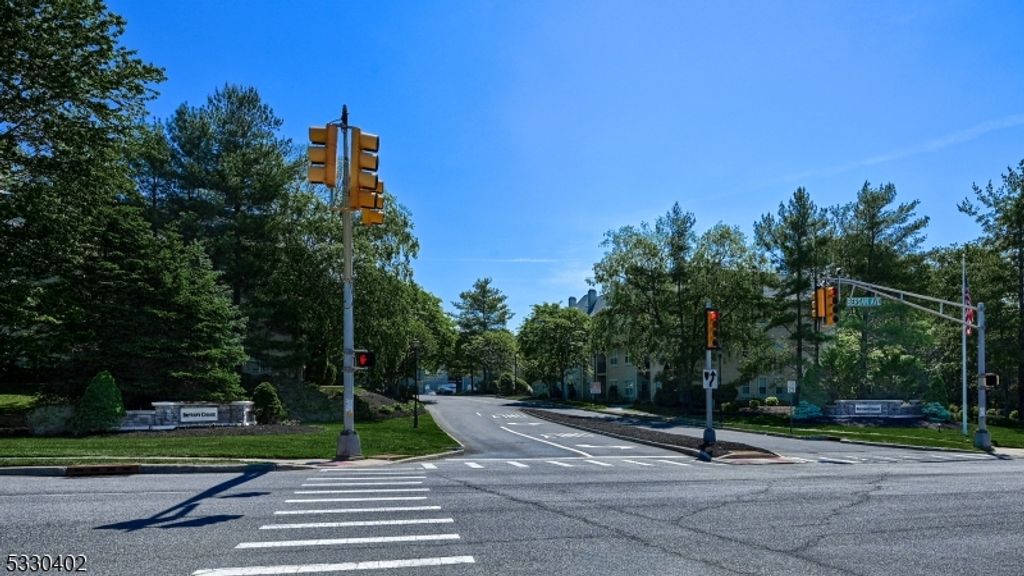 502 Brittany Dr 02, Wayne Twp., NJ 07470