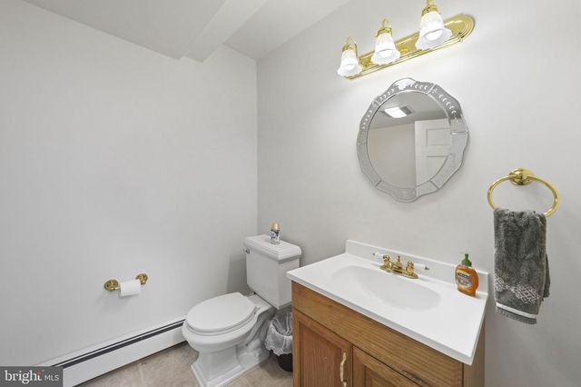 50 HARBOURTON WOODSVILLE RD, Pennington, NJ 08534