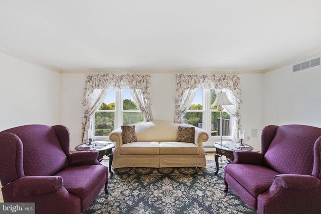 50 HARBOURTON WOODSVILLE RD, Pennington, NJ 08534