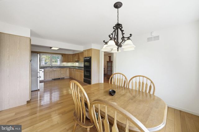 50 HARBOURTON WOODSVILLE RD, Pennington, NJ 08534
