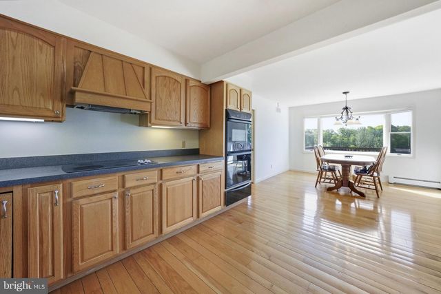 50 HARBOURTON WOODSVILLE RD, Pennington, NJ 08534
