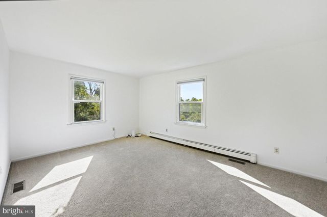 50 HARBOURTON WOODSVILLE RD, Pennington, NJ 08534