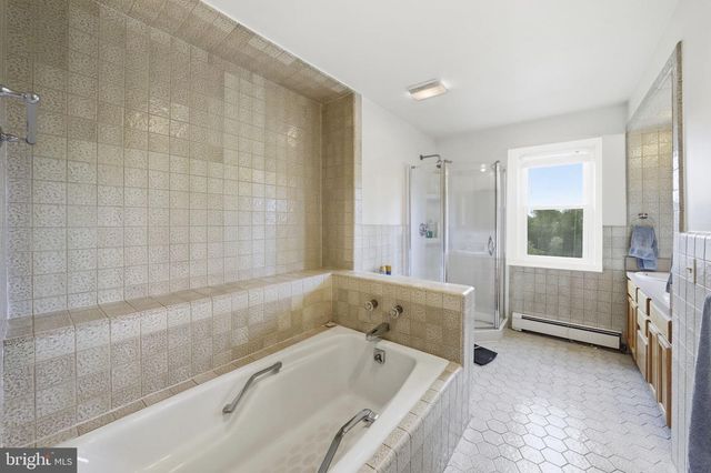 50 HARBOURTON WOODSVILLE RD, Pennington, NJ 08534