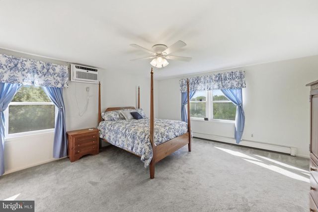50 HARBOURTON WOODSVILLE RD, Pennington, NJ 08534