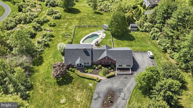 50 HARBOURTON WOODSVILLE RD, Pennington, NJ 08534