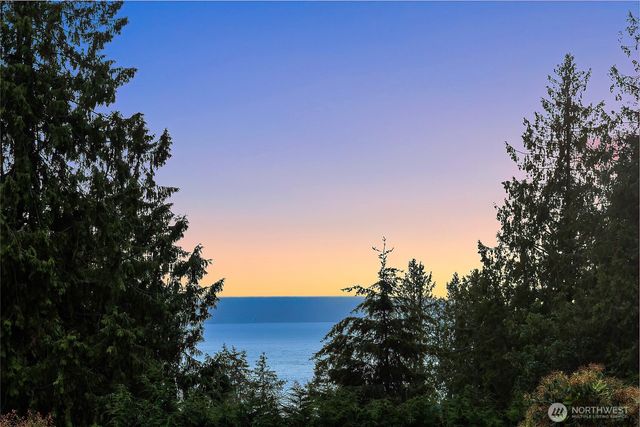 18230 88th Avenue W, Edmonds, WA 98026