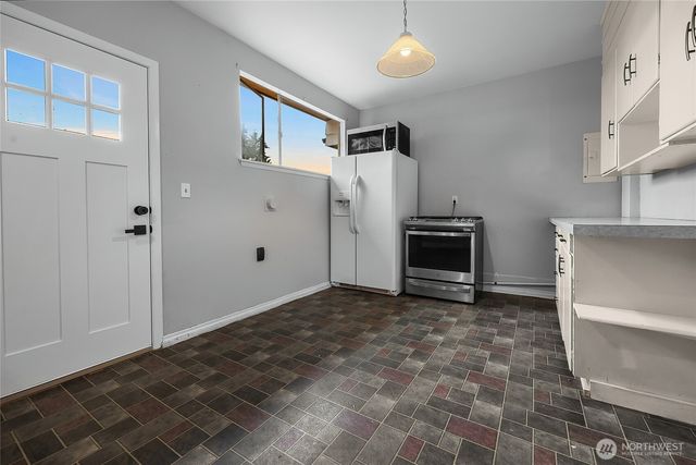 18230 88th Avenue W, Edmonds, WA 98026