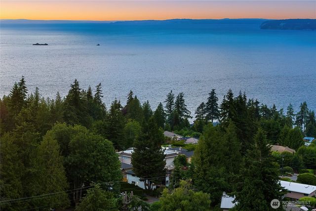 18230 88th Avenue W, Edmonds, WA 98026