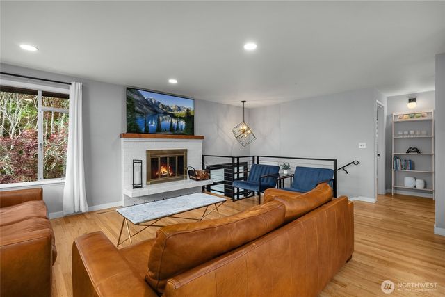 18230 88th Avenue W, Edmonds, WA 98026