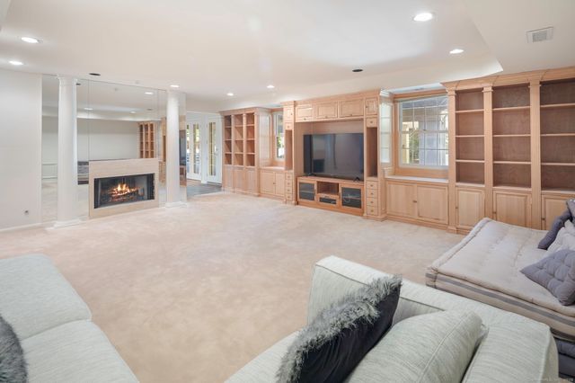 177 Long Close Road, Stamford, CT 06902