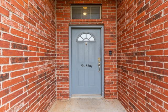 8609 Rambling Road, Oklahoma City, OK 73132