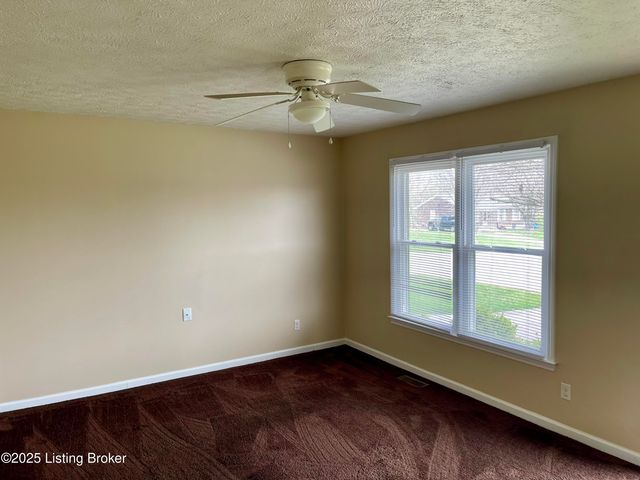 1808 Oakwood Dr, Shelbyville, KY 40065