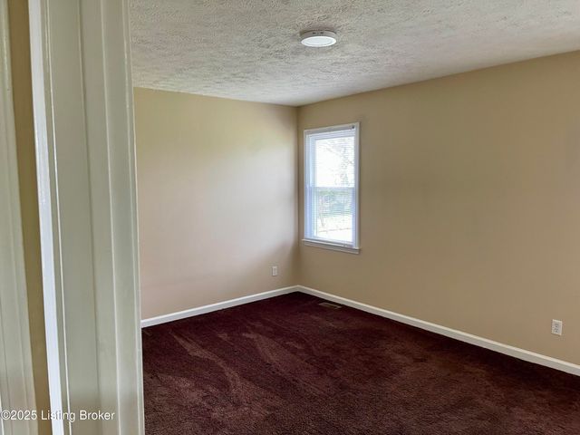 1808 Oakwood Dr, Shelbyville, KY 40065