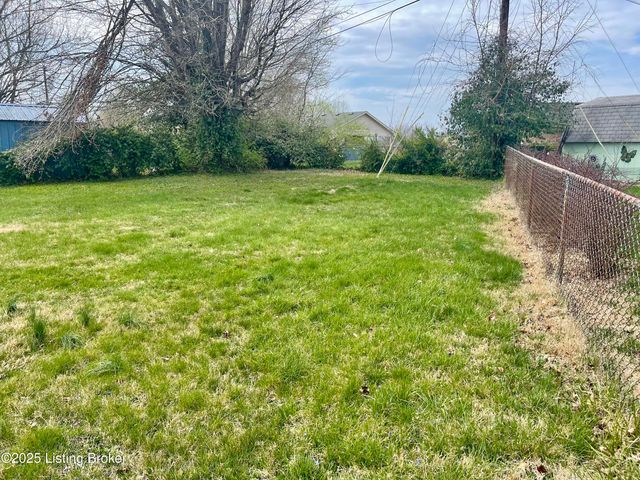 1808 Oakwood Dr, Shelbyville, KY 40065