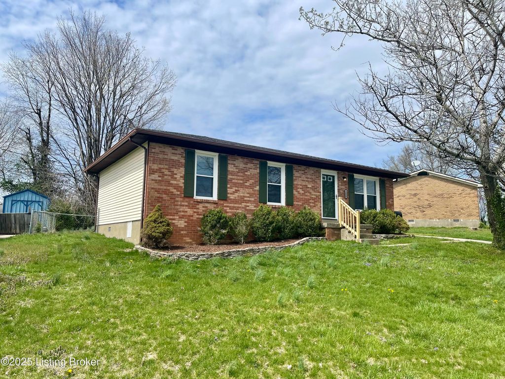 1808 Oakwood Dr, Shelbyville, KY 40065