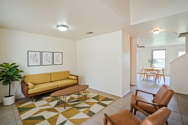 714 Lavaca LOOP, Elgin, TX 78621