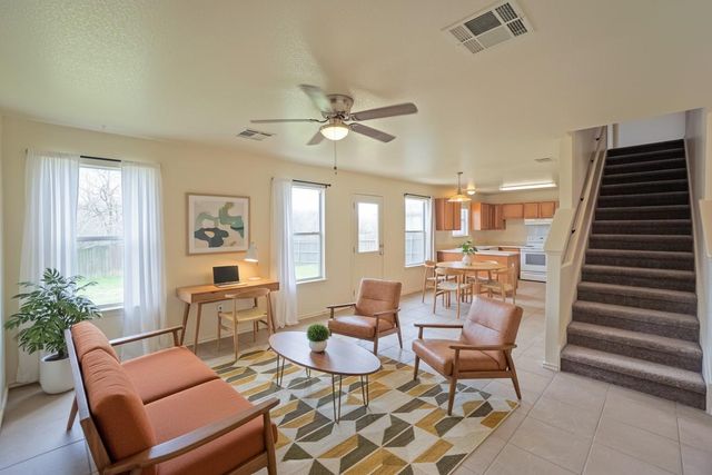 714 Lavaca LOOP, Elgin, TX 78621