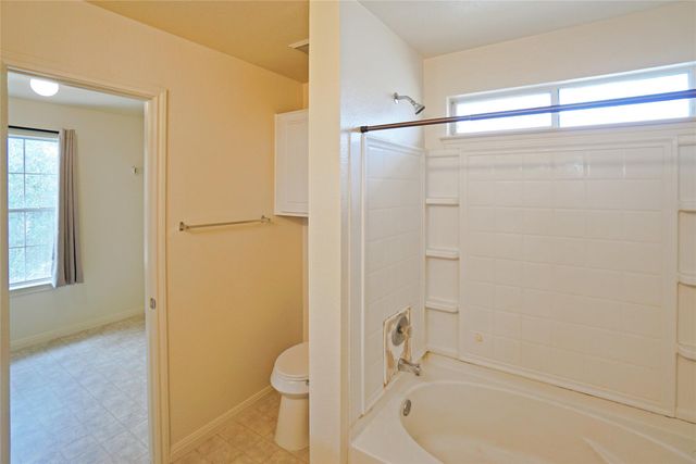 714 Lavaca LOOP, Elgin, TX 78621